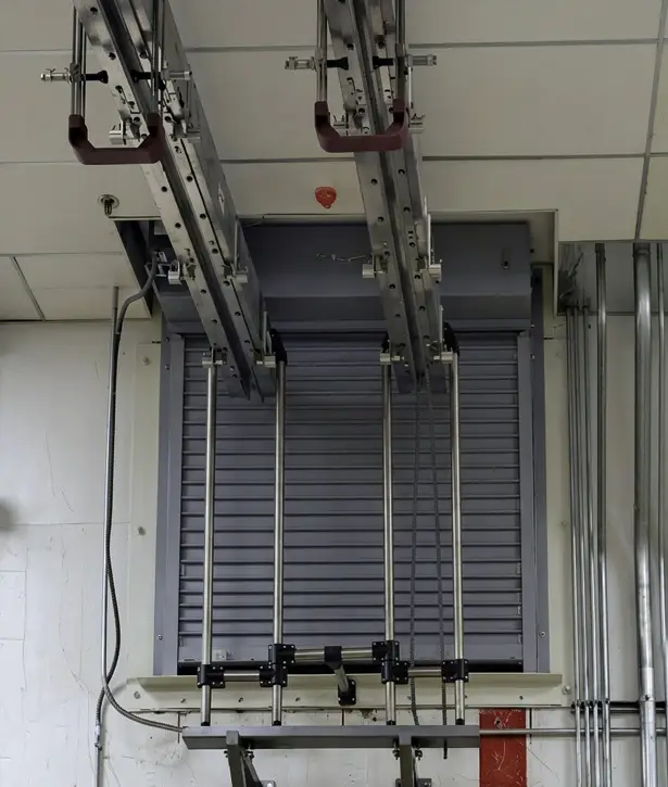 POSIMAT air conveyor installation integrated into a PET bottle production line, supporting reliable bottle handling and reduced downtime.